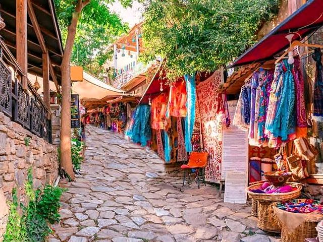 İkonik İzmir Çeşme Alaçatı Efes Şirince Turu | 1 Gece Konaklamalı İstanbul-Bursa Çıkışlı