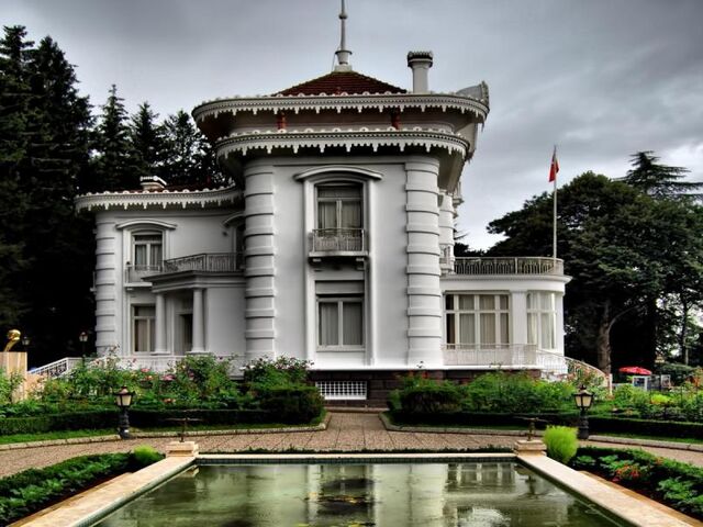 İstanbul Çıkışlı Uçaklı Batum ve Ayder Turu 2 Gece Batum Konaklamalı