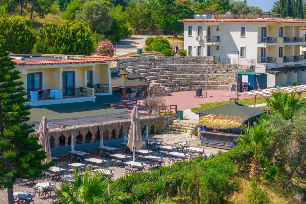 Akay Garden Family Club