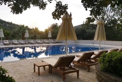 GILLHAM VINEYARD HOTEL