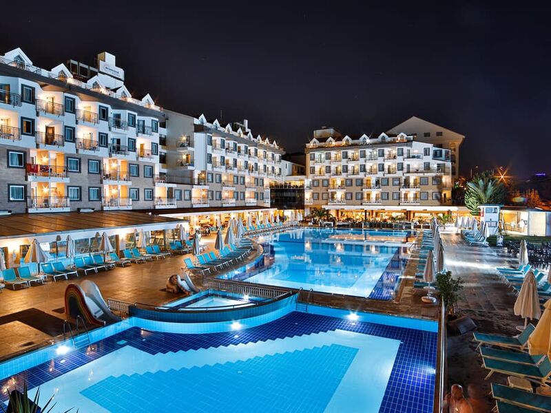 Diamond Beach Hotel & Spa