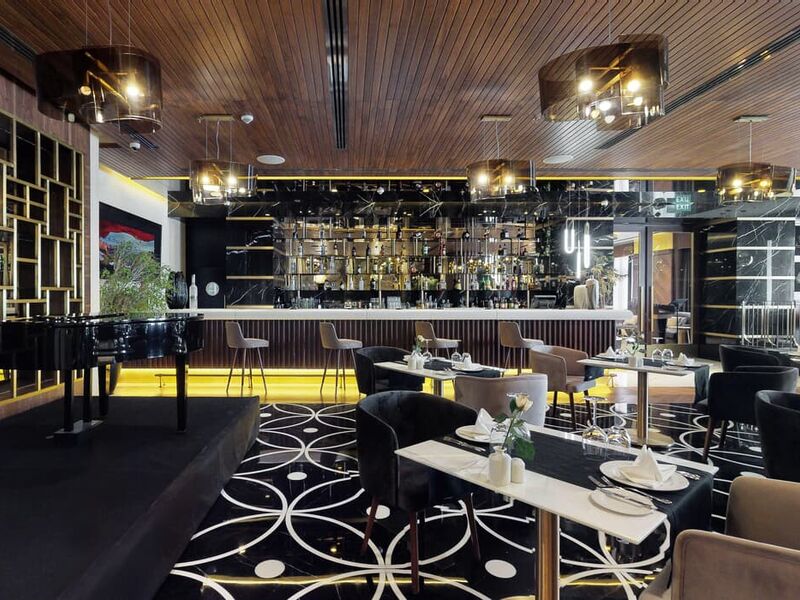 Rocks Hotel & Casino