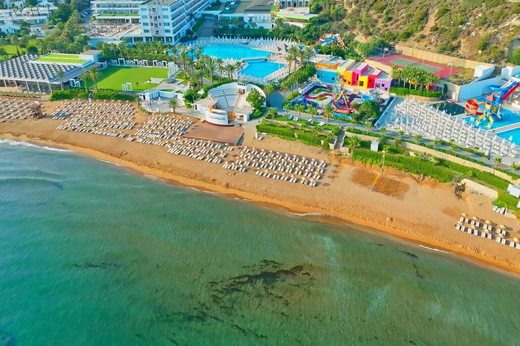 Acapulco Resort Convention Spa Hotel
