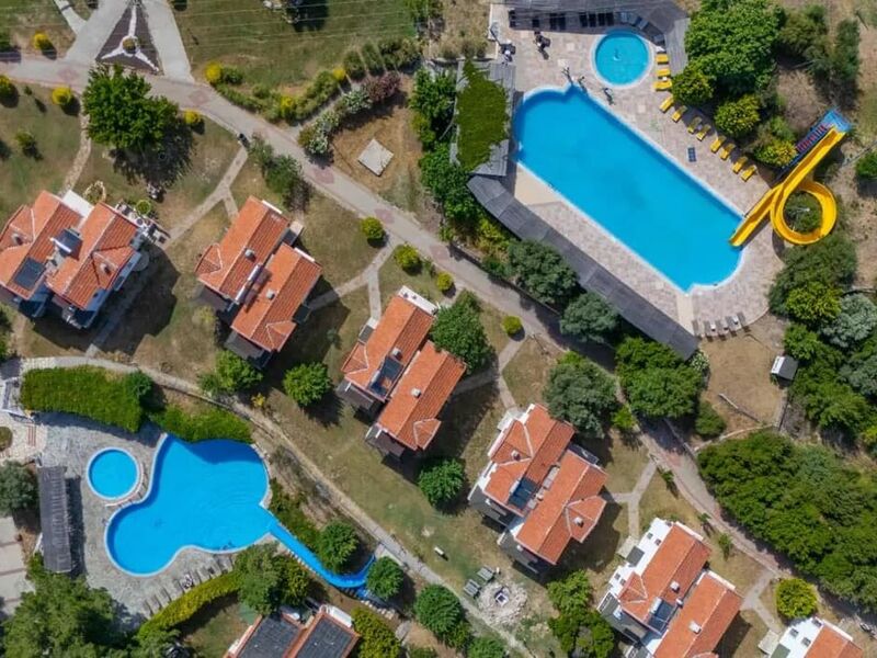 Akay Garden Family Club