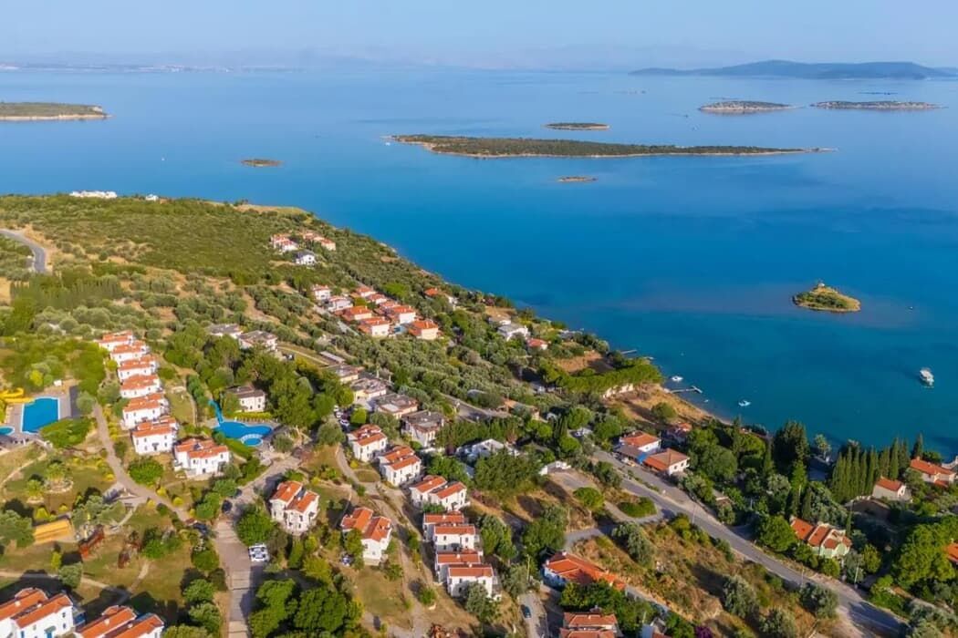 Akay Garden Family Club