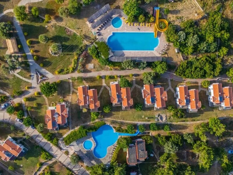 Akay Garden Family Club