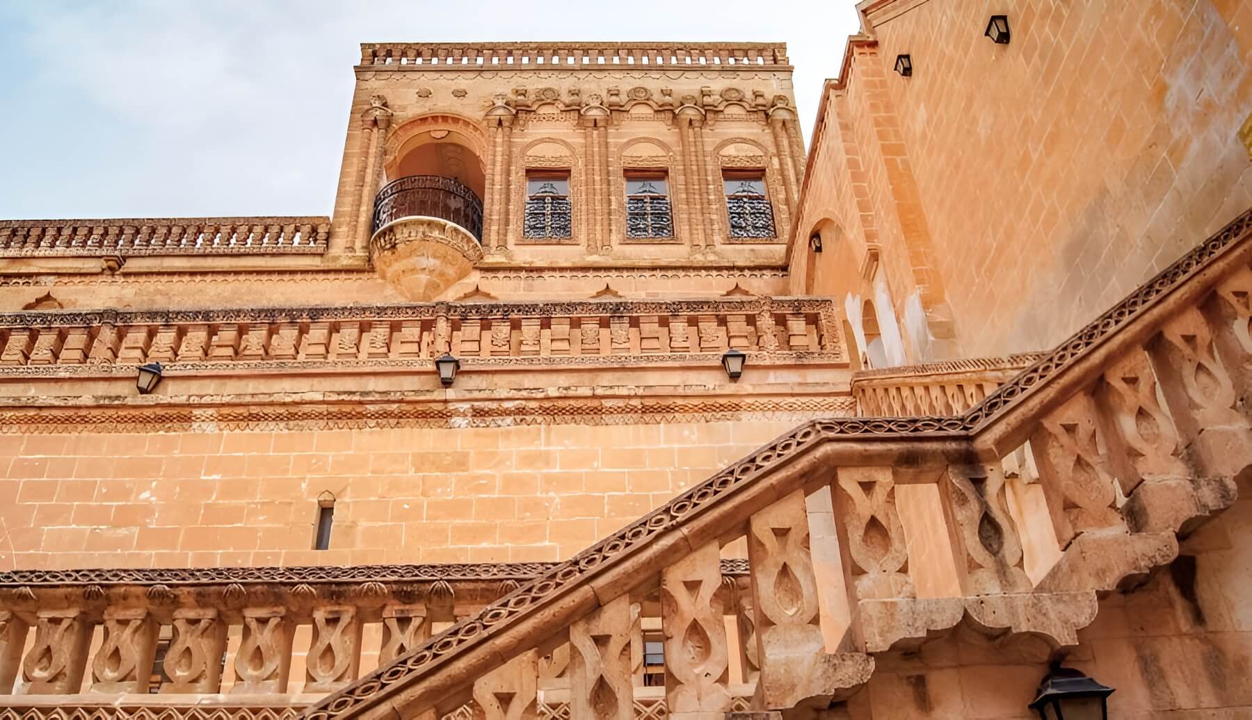 İkonik Mardin Göbeklitepe Gaziantep Turu| 2 Gece Konaklamalı Uçaklı İstanbul Çıkışlı 1 Mayıs Özel