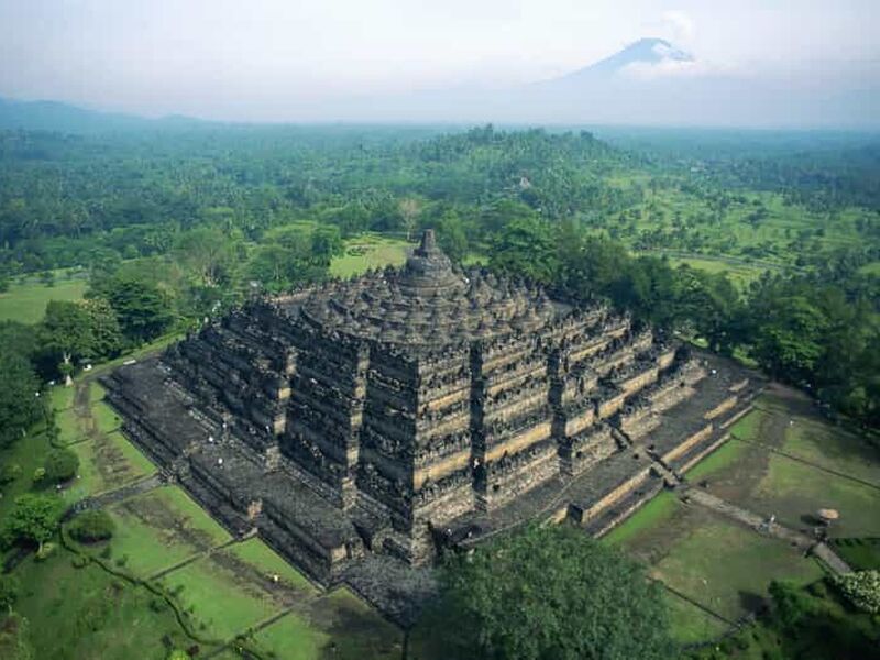 Endonezya Malezya Bali Turu 12 Gün EJ001