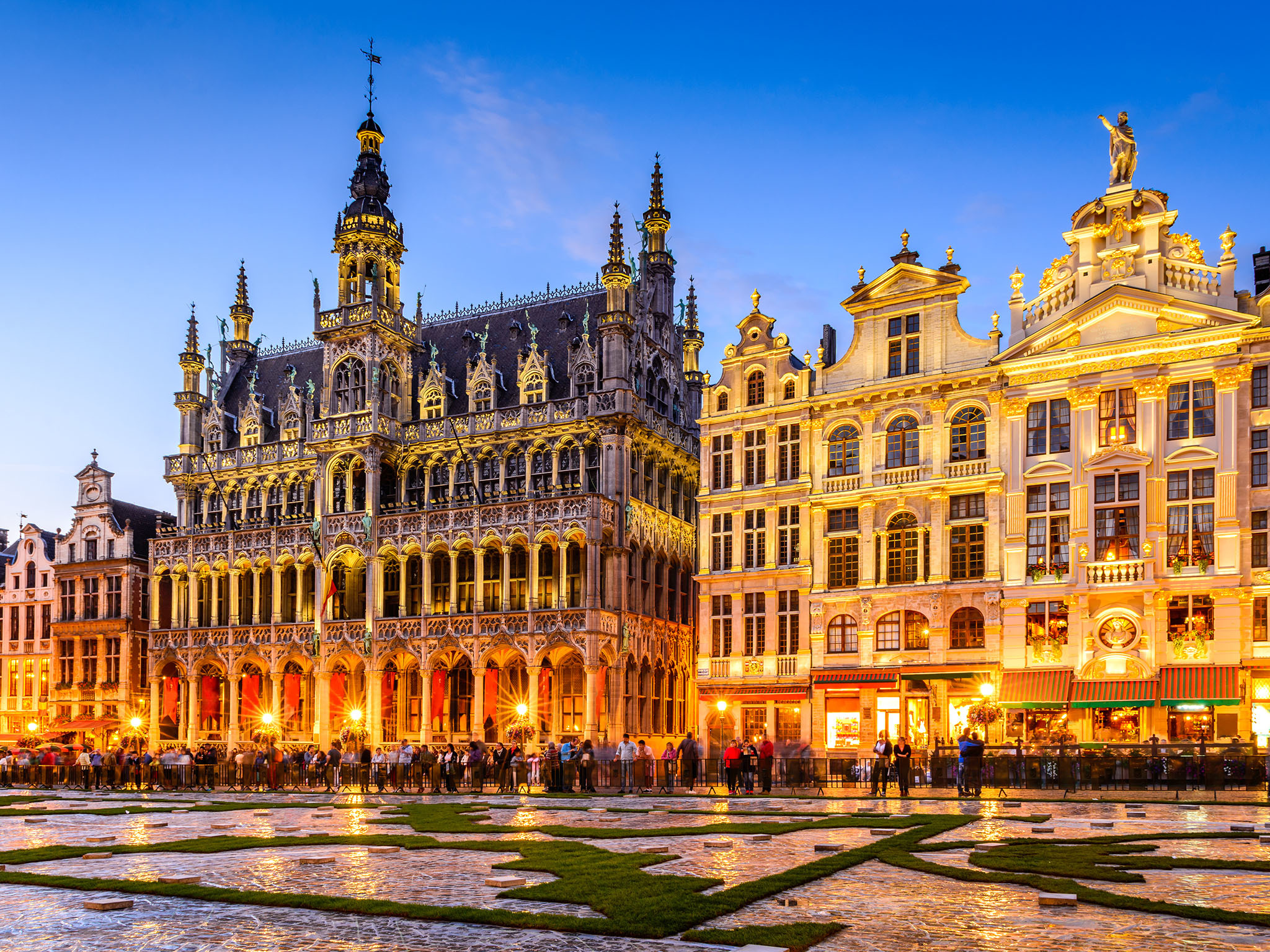 Mega Benelüx & Paris & Colmar & Köln Turu Pegasus Havayolları ile 7 Gece 8 Gün (CRL-CRL) IS001 Öğlen Gidiş