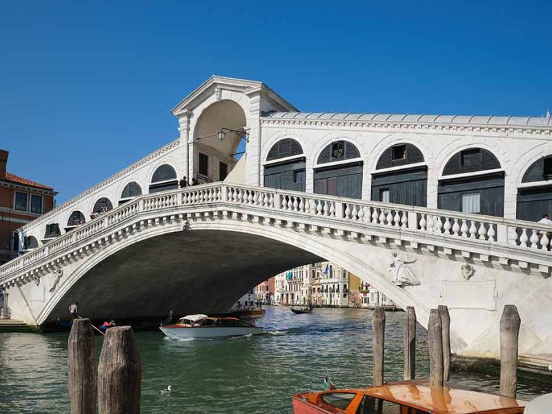 İTALYA İKONLARI TURU Pegasus Havayolları ile 4 gece Sabah Bergamo Gidiş – Akşam Roma Dönüş || 15990