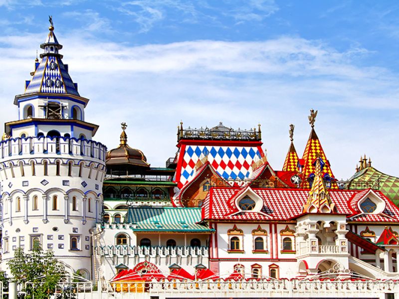 VİZE DAHİL BİR RUSYA MASALI TURU Moskova & St. Petersburg 