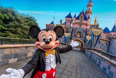 İzmir'den Direkt Hareket Görkemli Paris ve İncileri 3 Gece  - SunExpress ile - Sevgililer Günü Özel