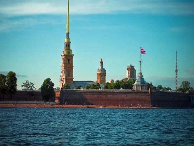 VİZE DAHİL BİR RUSYA MASALI TURU Moskova & St. Petersburg 