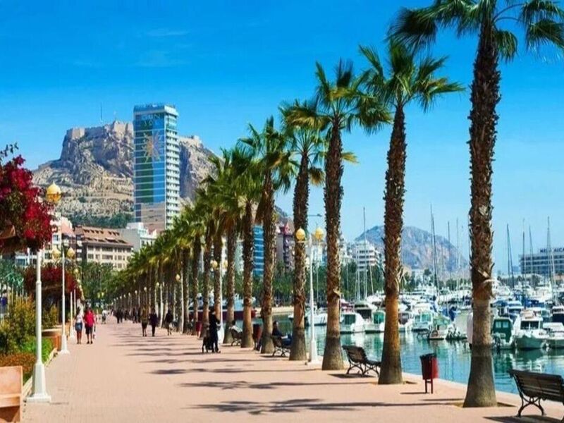 Mega İspanya & Endülüs Turu Pegasus Havayolları İle 7 Gece 8 Gün BCN-SVQ IS001