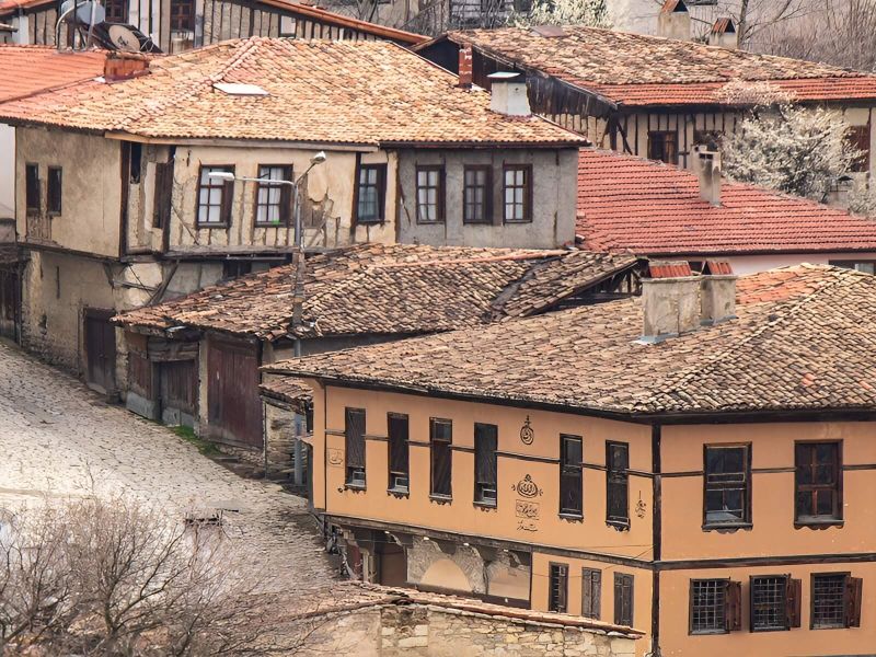 İkonik Safranbolu Amasra Abant Turu | 1 Gece Otel Konaklamalı | Uçaklı| İzmir Çıkışlı