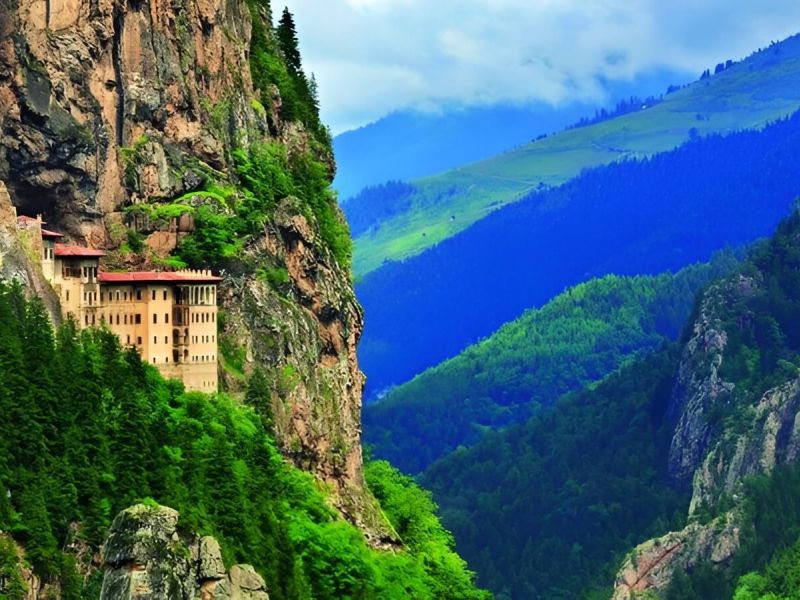 Uçaklı Karadeniz Yaylalar ve Batum Turu (Batum Konaklamalı) / 3 Gece Konaklamalı / Ankara Çıkışlı