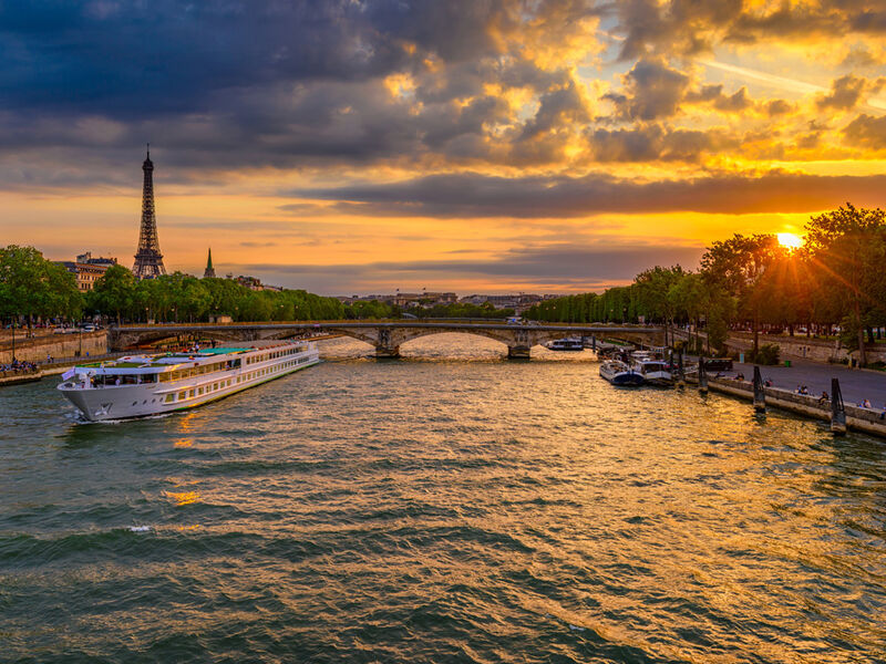 Benelüks & Paris Promo Turu Pegasus Havayolları ile 7 Gece 8 Gün (CRL-CRL) IS001