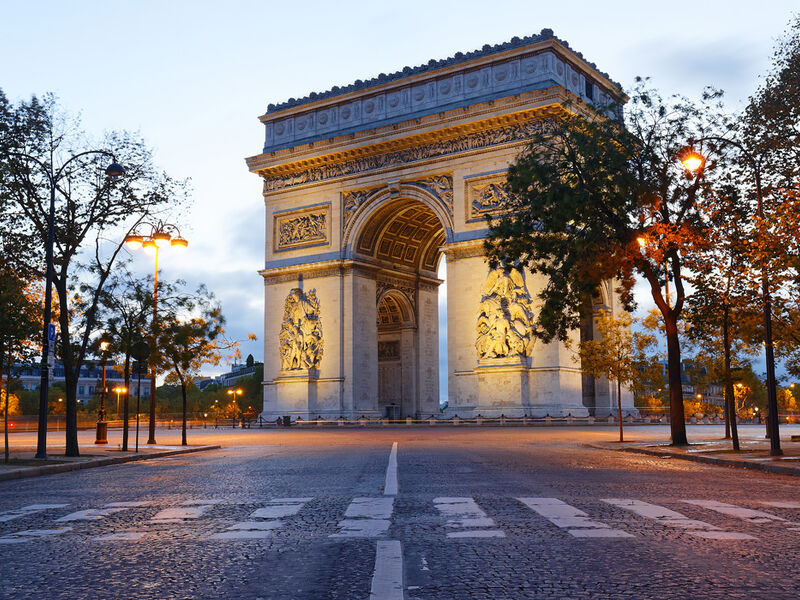 Benelüks & Paris Promo Turu Pegasus Havayolları ile 7 Gece 8 Gün (CRL-CRL) IS001