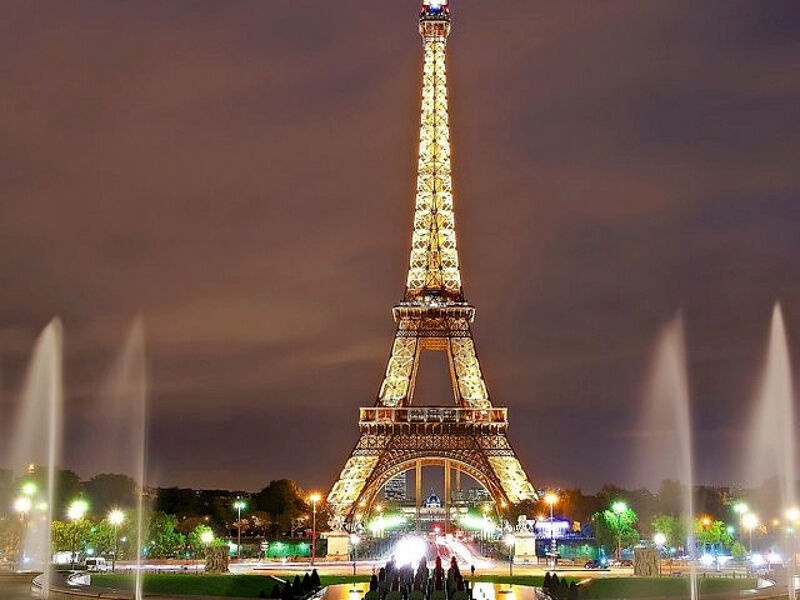 Paris & Disneyland Turu Pegasus Havayolları ile 4 Gece 5 Gün (ORY-ORY) IS001 - Öğlen Dönüş