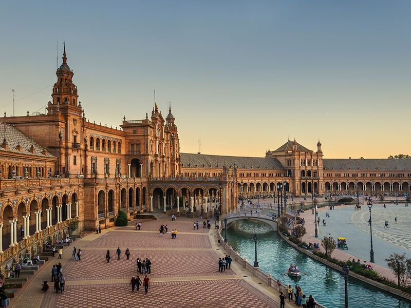 İzmir Hareketli İspanya ve Endülüs İkonları Turu SunExpress ile 7 Gece 8 Gün IS001 (BCN-BCN)